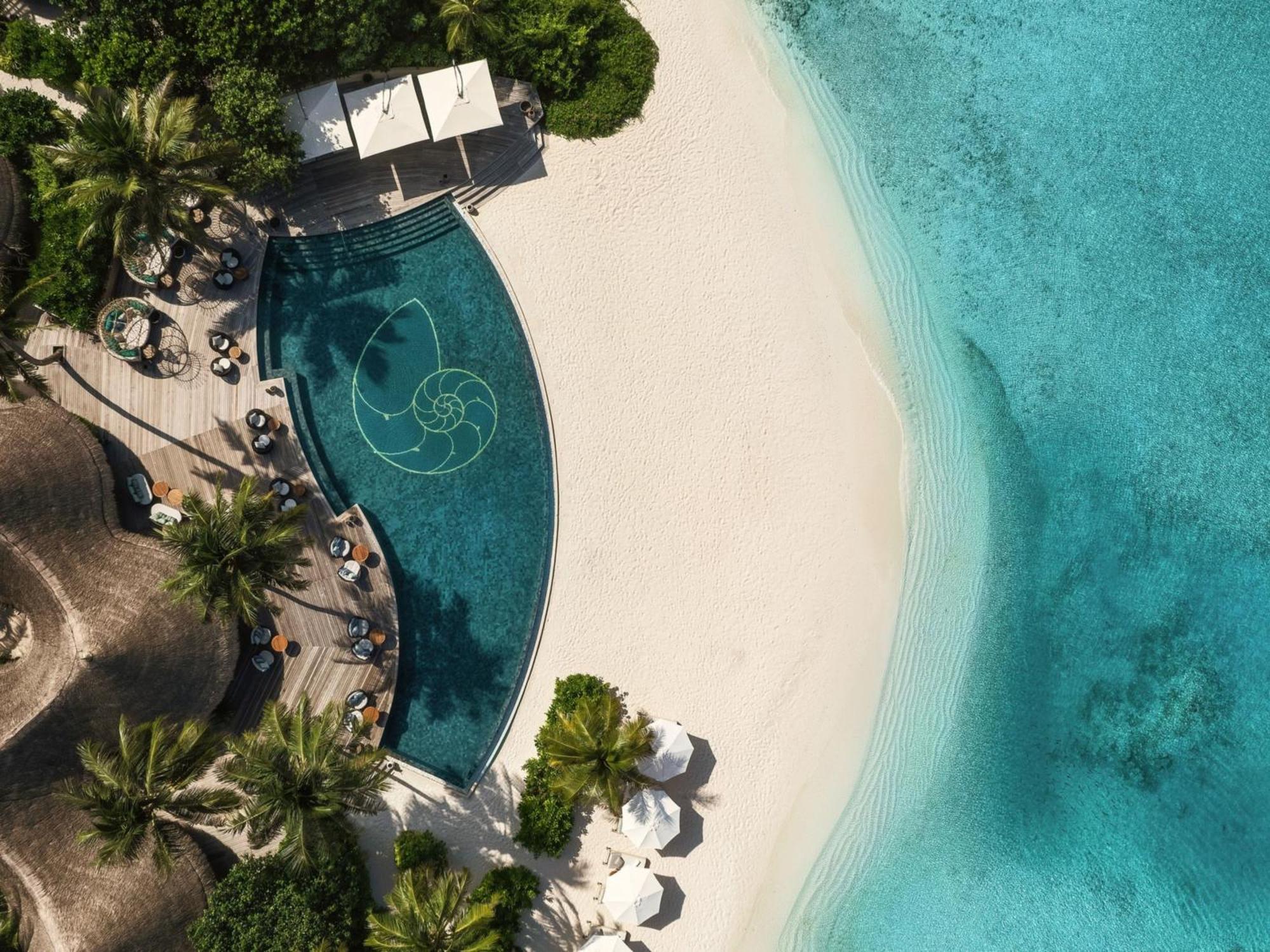 The Nautilus Maldives Hotel Kamadhoo Buitenkant foto