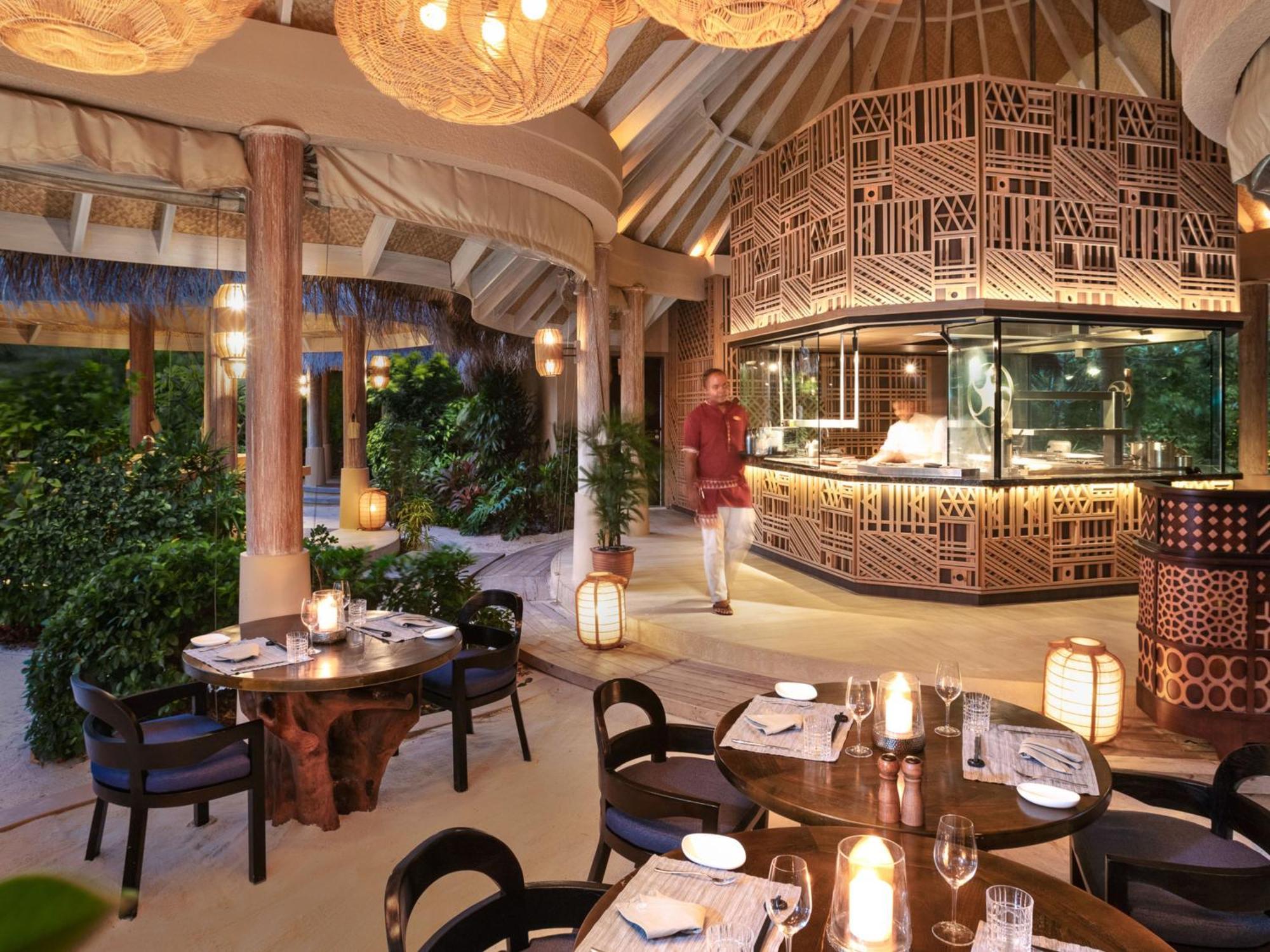 The Nautilus Maldives Hotel Kamadhoo Buitenkant foto
