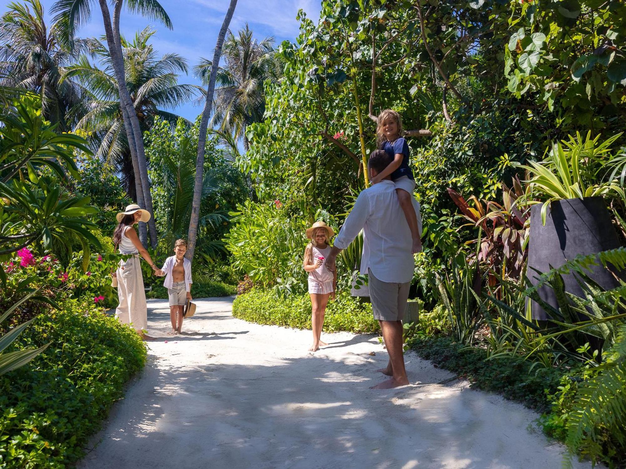 The Nautilus Maldives Hotel Kamadhoo Buitenkant foto